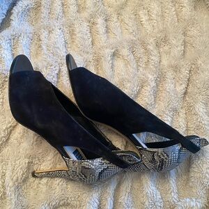 WHBM OPEN TOE SHOOTIE